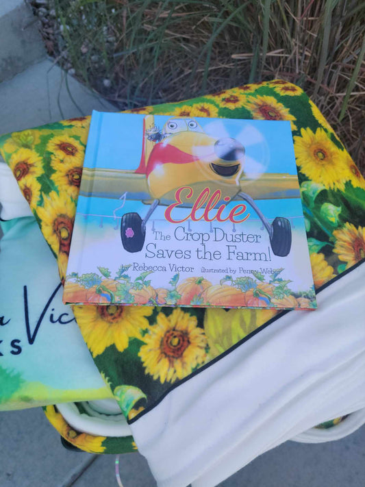 Ellie The Crop Duster Saves The Farm Blanket and HARDBACK Set